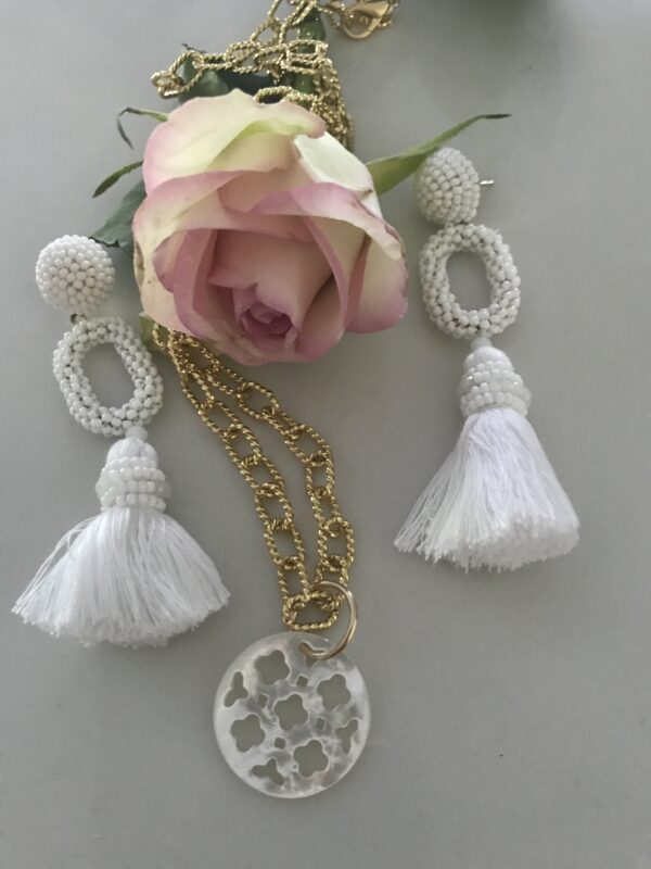 Pearl Filagree Pendant Necklace