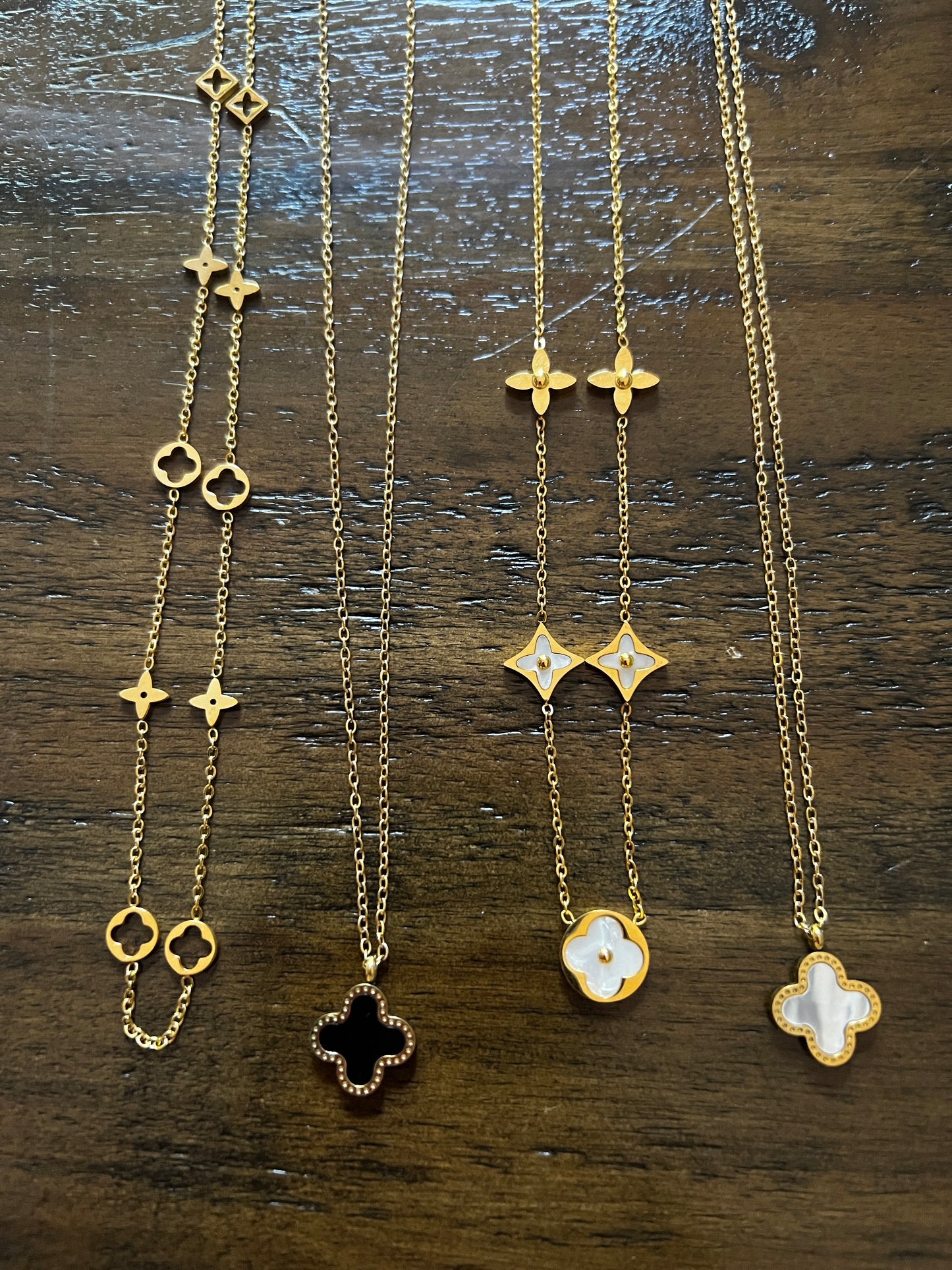 18k Gold Flower Necklaces