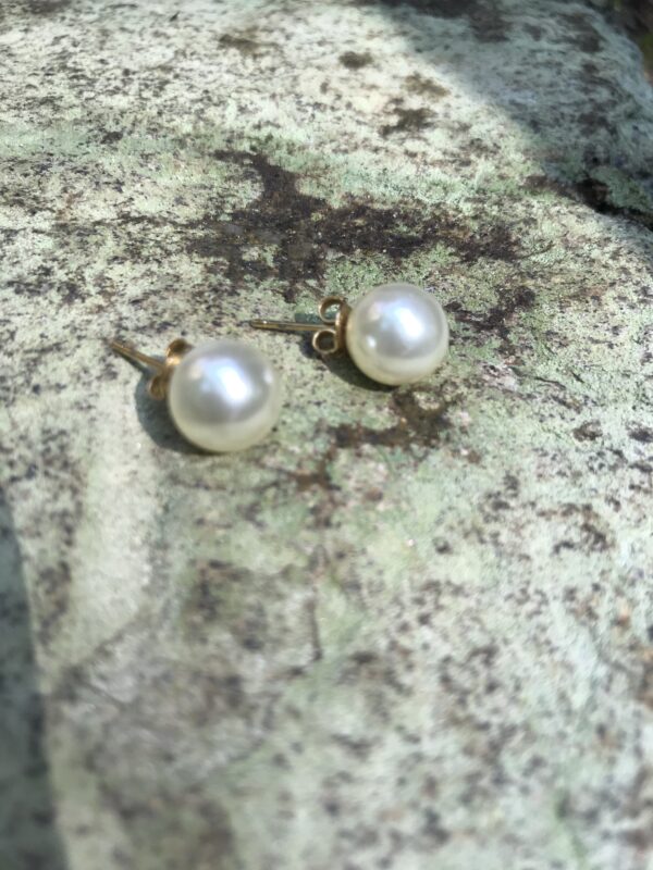 Pierced Pearl Earrings